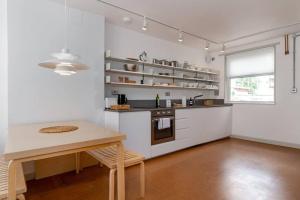 2-bedroom minimalist apartment in Borough