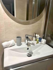 Appartements Studio 1 Adorable studio neuf en bord de Marne 5kms Paris : photos des chambres