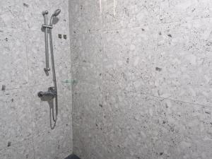 64 ZENJ HOUSE Luxury AIRPORT HOTEL