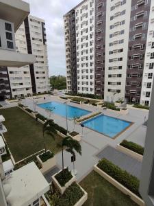 Tower 3 427 Pool View