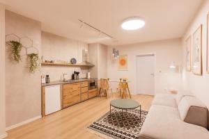 GreyGreen by Holistay