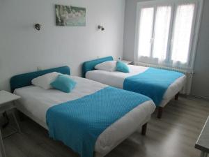 Hotels Logis Hotel Beausejour : Chambre Lits Jumeaux