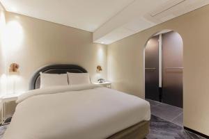 Phòng Tiêu chuẩn giường đôi - Không hút thuốc (Standard Double Room - Non-Smoking)