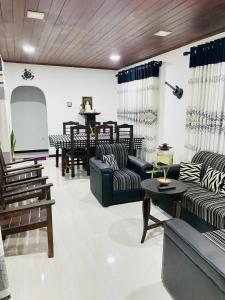 JUNGLE VILLA