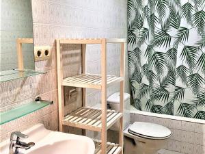 Perfecta ubicación a 80m de la playa, AC, WiFi, terraza y parking en Santa Margarita - ES-258-53