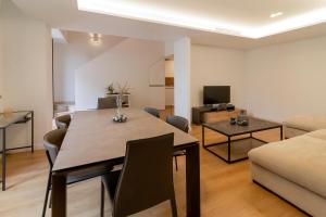 NT Luxury Central Duplex with Terrace & Parking