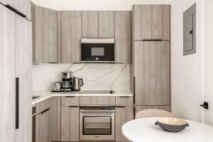 UWS 2br w elevator in-unit wd nr central park NYC-1301