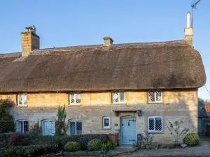 Betty's Cottage - Sherborne