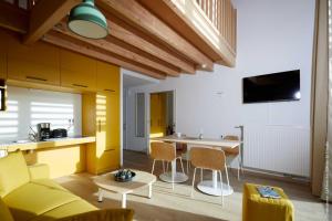 Appart'hotels La Ferme Des Ailleurs : Appartement en Duplex