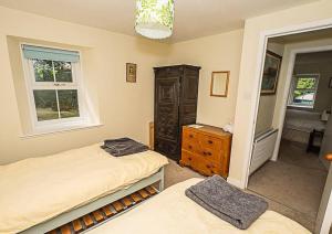 West Lodge 3 bedrooms, near golf course and river