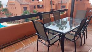 Jardines, piscina y mar