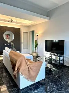 Anna's Guesthouse - Lagonisi Beach - 卡利维亚索里库