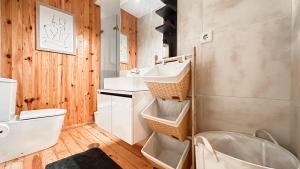 Almada Apartments 468