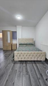 obrázek - Double Bedroom with private bathroom and shared kitchen