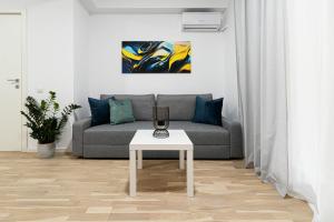 Gabi - Chic Apt with Parking close to Veranda Mall