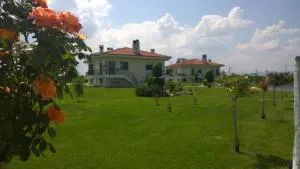 Mouses Apartments - Pteriá