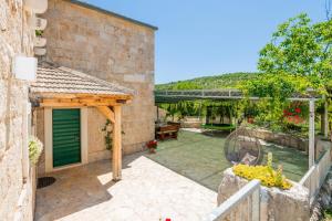 Villa Ognjistar in the hinterland of Makarska Riviera