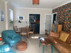 Cosy room 10 min from beach