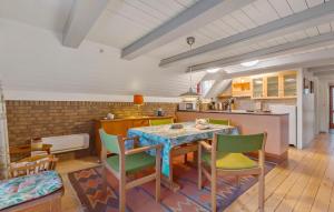 3 Bedroom Lovely Home In Henne