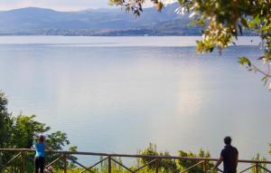 4 Bedroom Lovely Apartment In Paciano