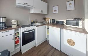 Maisons de vacances Gorgeous Home In Flchin With Wi-fi : photos des chambres