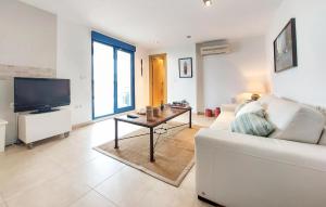 Awesome Apartment In Moncofa