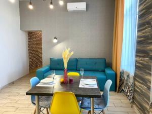 Central street on Sumska 82a