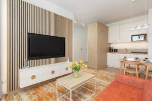 Bel Mare Modern Apartment with Balcony by Renters