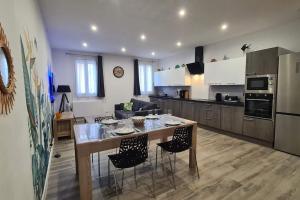 Castellane : T2 spacieux - Vue Port - WIFI