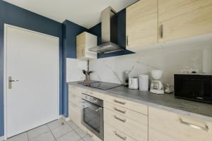 Chic apartment with superb view of the eiffel tower