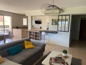 Appart de standing avec piscine