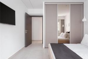 Acropolis Urban Life