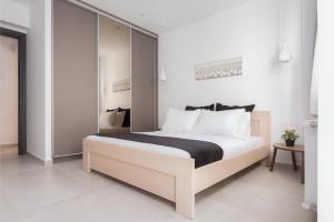 Acropolis Urban Life