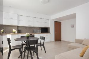 Acropolis Urban Life