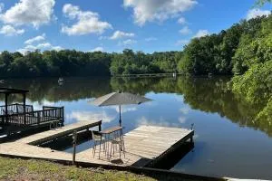Charming Romantic Lakefront Cottage or Guest Room Depending on Availability Near Golf - Waterloo