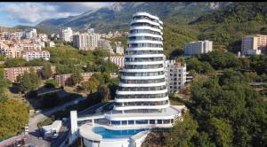 Cozy sea view apt with garage