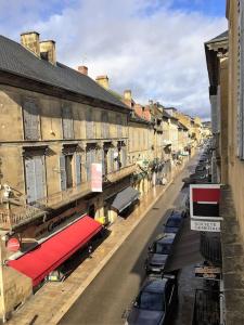 Appartements SPACIOUS FLAT WITH AC & 33M² TERRACE IN SARLAT : photos des chambres