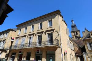 Appartements SPACIOUS FLAT WITH AC & 33M² TERRACE IN SARLAT : photos des chambres