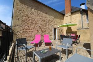 Appartements SPACIOUS FLAT WITH AC & 33M² TERRACE IN SARLAT : photos des chambres