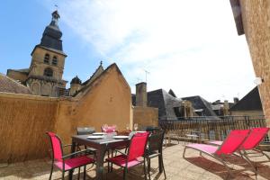 Appartements SPACIOUS FLAT WITH AC & 33M² TERRACE IN SARLAT : photos des chambres