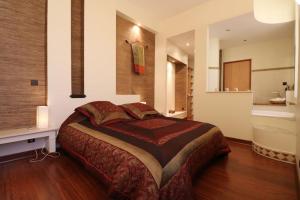 Appartements SPACIOUS FLAT WITH AC & 33M² TERRACE IN SARLAT : photos des chambres