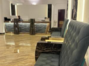 La Antilia Luxury - TIE