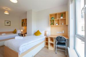 88 - Spacious Townhouse by Shortstays