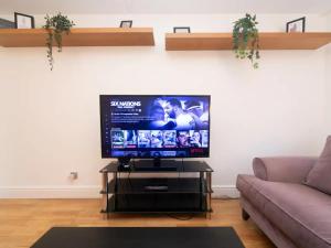 Canal-view flat near Madame Tussauds - Pass the Keys