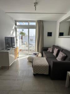 Los Gracioseros Apt 207