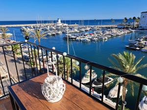 Superb Seaview Apartment Duquesa Port
