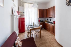 Elegant Apt near metro Porta Romana,3 fermate subway-stop a Duomo, WIFI-NETFLIX Free