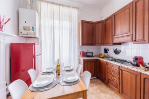 Elegant Apt near metro Porta Romana,3 fermate subway-stop a Duomo, WIFI-NETFLIX Free