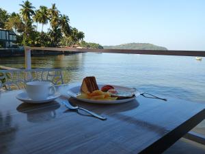 GS Home on the Bay- Super Sea & Garden view Glass studio apartment