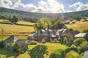 Luxury Spacious Country Home w Mountain Views